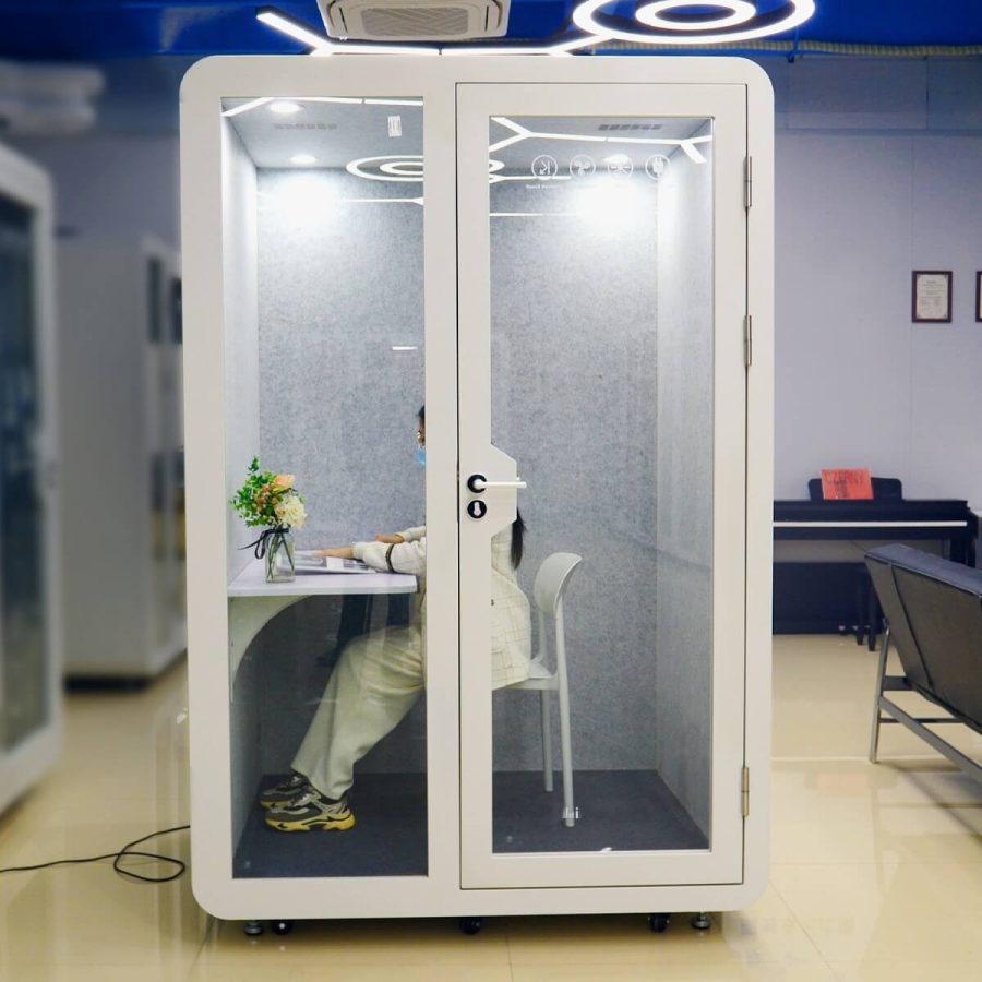 Phòng cách âm di động thu âm và chơi nhạc cụ QB BLF-01 đang sử dụng