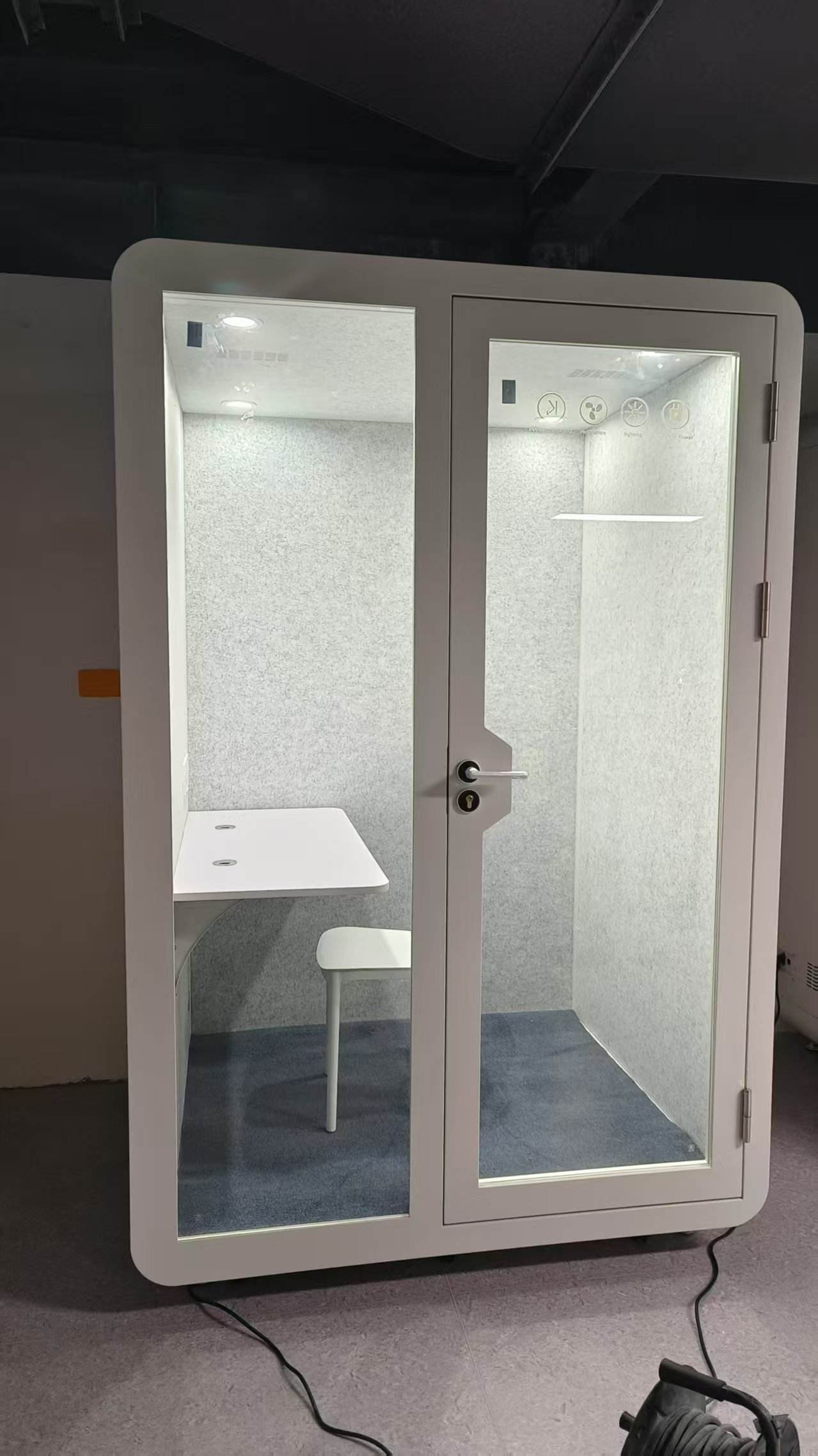 Phòng cách âm di động thu âm và chơi nhạc cụ QB BLF-01 lắp đặt tại văn phòng (3)
