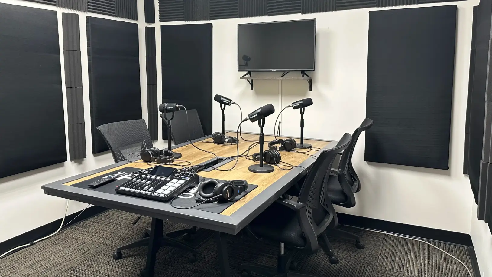 Podcast, Studio và Livestream sử dụng tấm tiêu âm PET